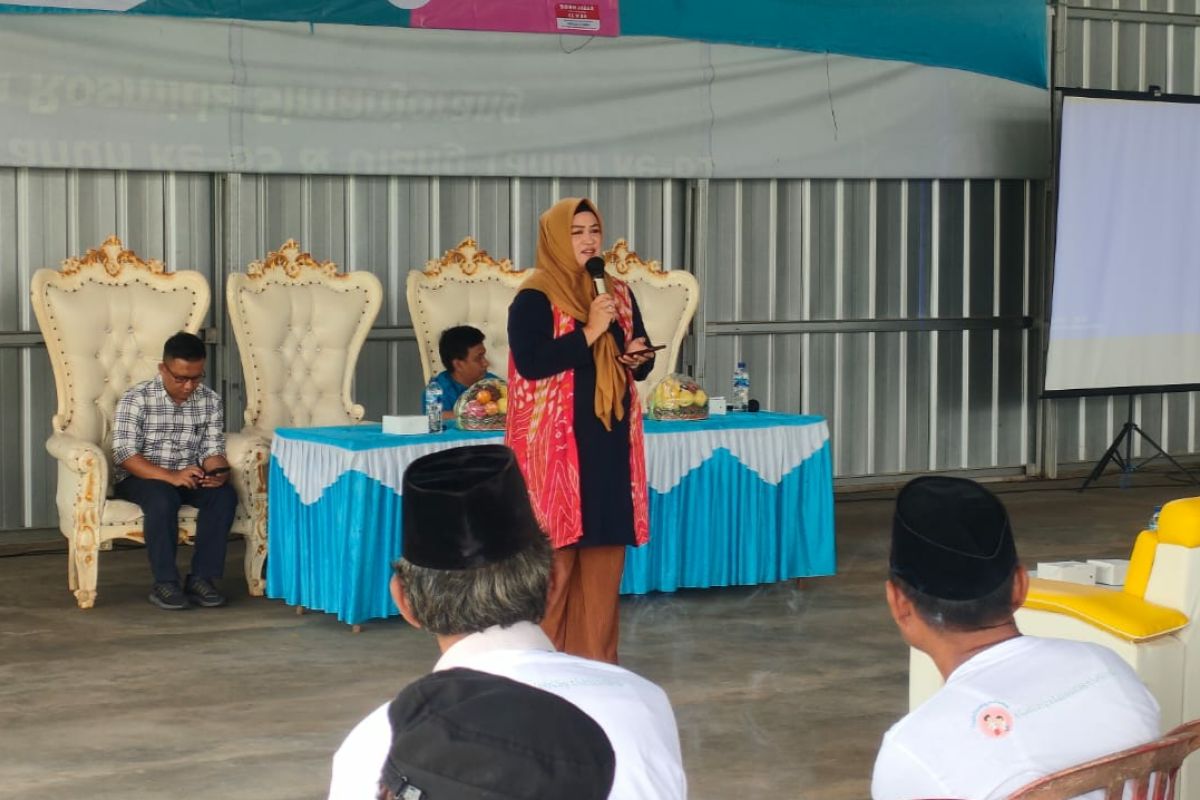 Anggota Komisi IX DPR ajak warga Karawang jaga keluarga dari stunting sejak dini