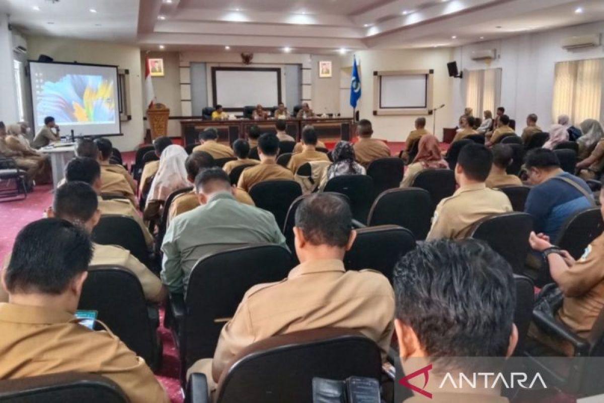 Pemkot Pangkalpinang gelar rapat peningkatan pelayanan kebersihan, target retribusi sampah hingga lomba kebersihan