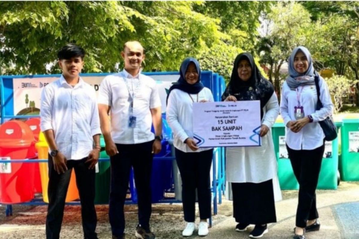 PT Pelni supports Tanah Bumbu's clean environment program