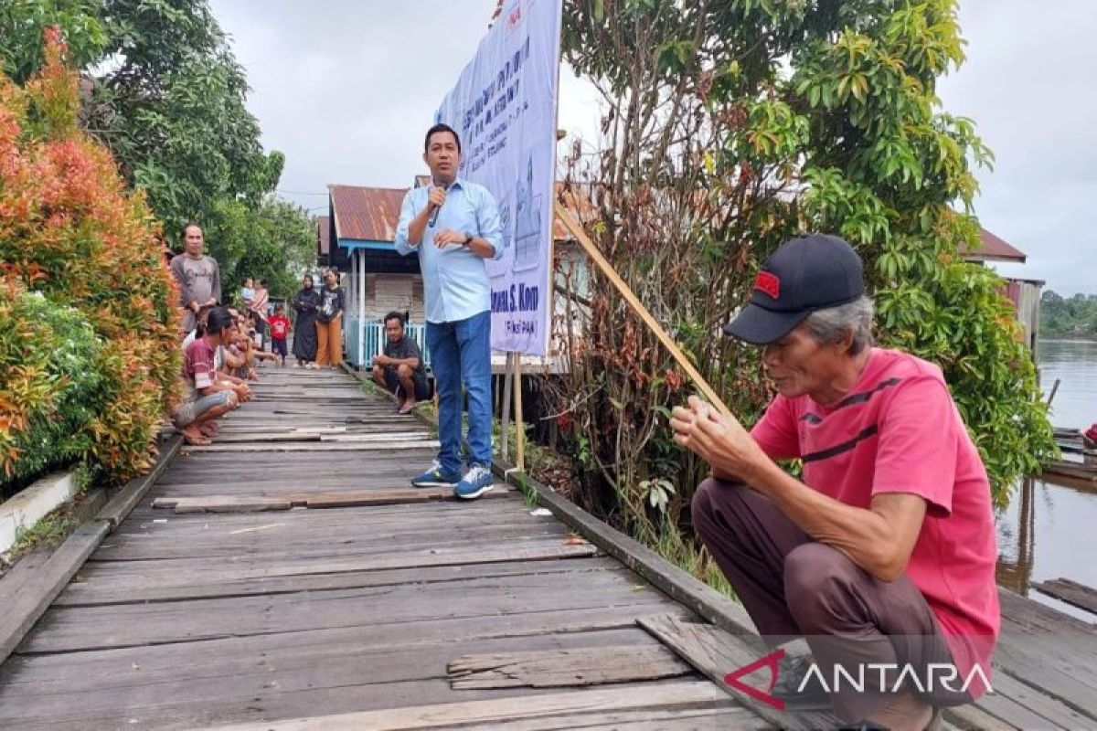 Ketua Komisi IV respons keluhan warga bantaran Sungai Mentaya perjuangkan jembatan
