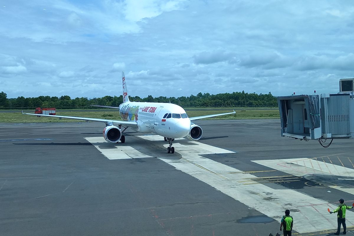 Indonesia AirAsia resmi terbang perdana  Denpasar - Lampung