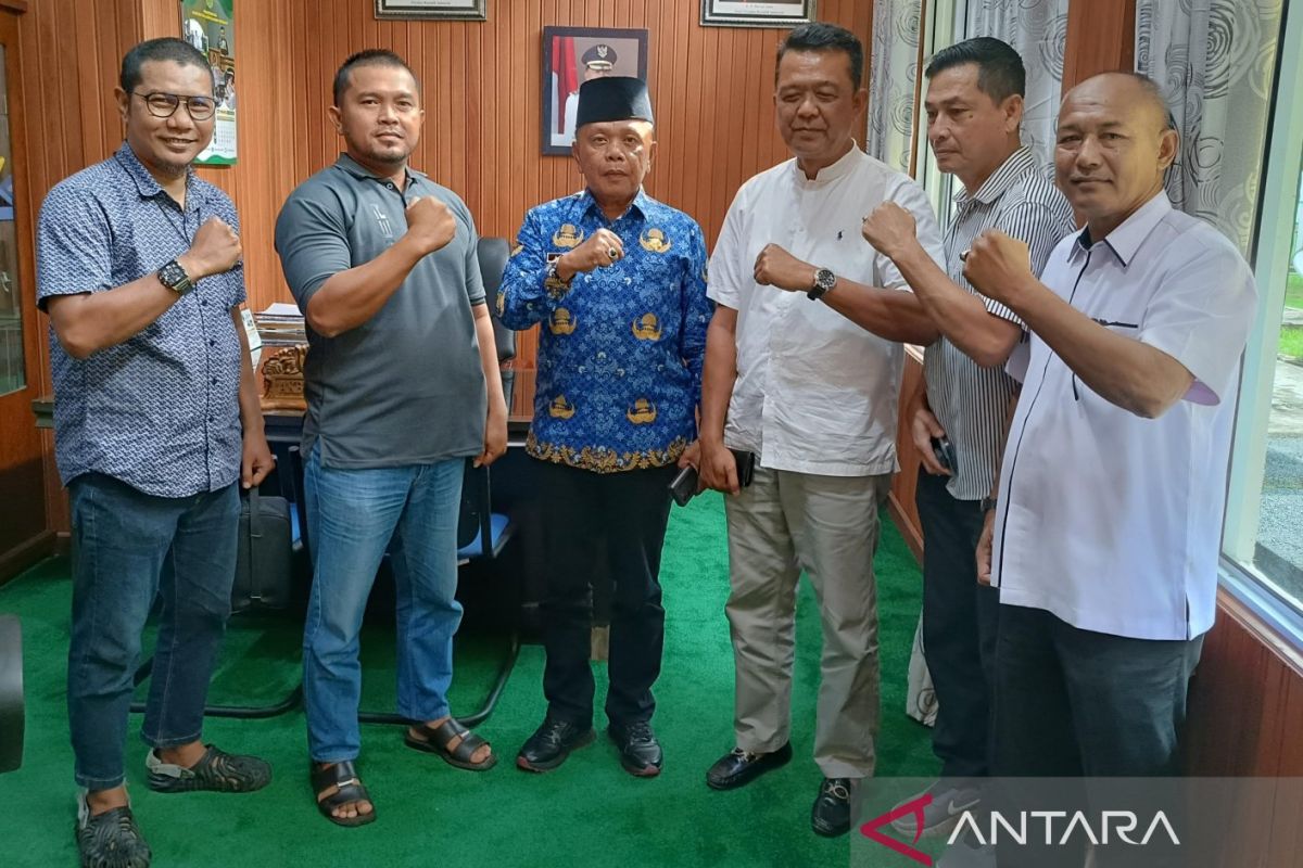 Asmar minta pengurus KONI baru tingkatkan mutu dan prestasi olahraga di Meranti