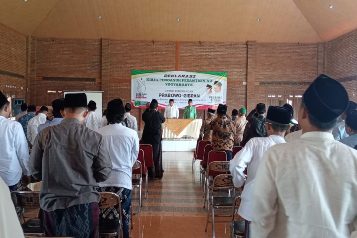 Ratusan kiai dan pengasuh ponpes DIY deklarasi dukung Prabowo-Gibran