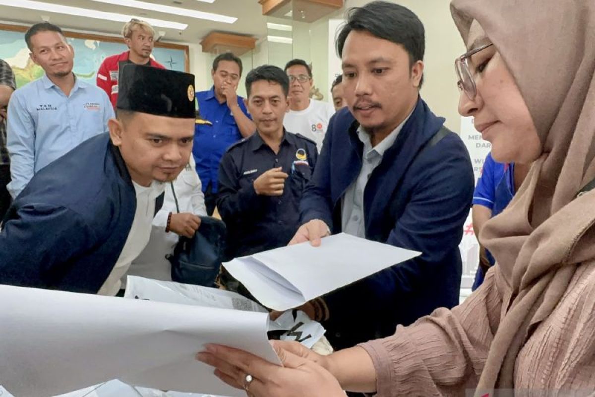 KPU kirim tim usut surat suara tercoblos di Malaysia