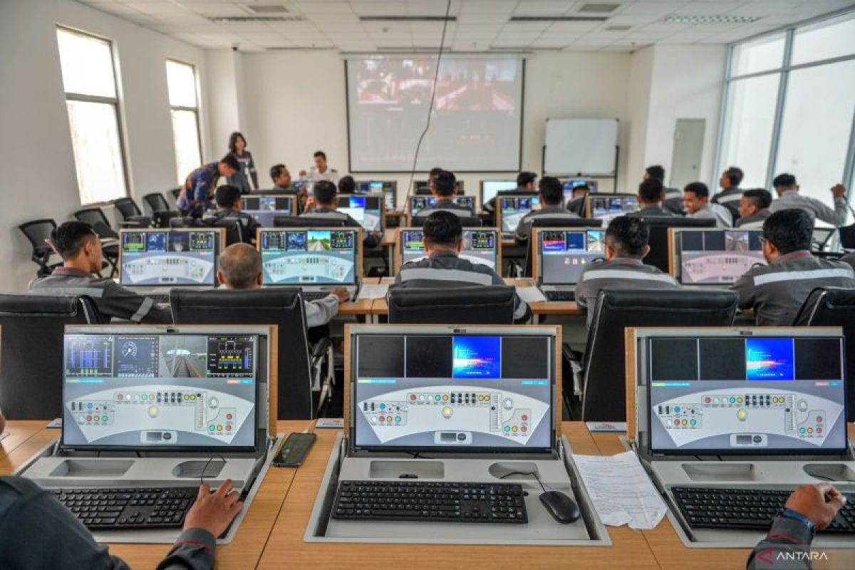 Pendidikan Calon Masinis Kereta Cepat Jakarta Bandung Antara News