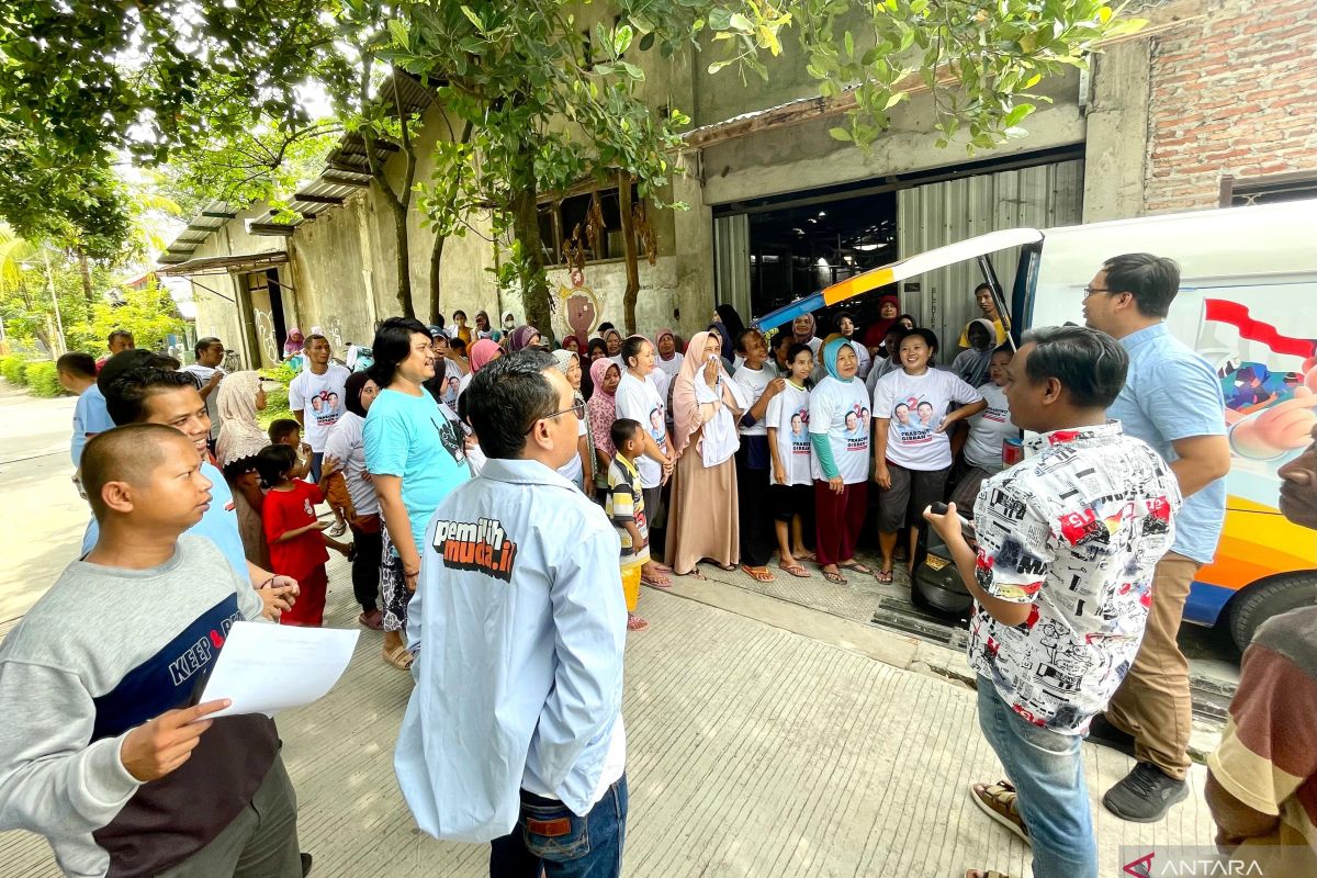 Gaet suara di Jateng, TKN Fanta bagi makan siang dan susu gratis