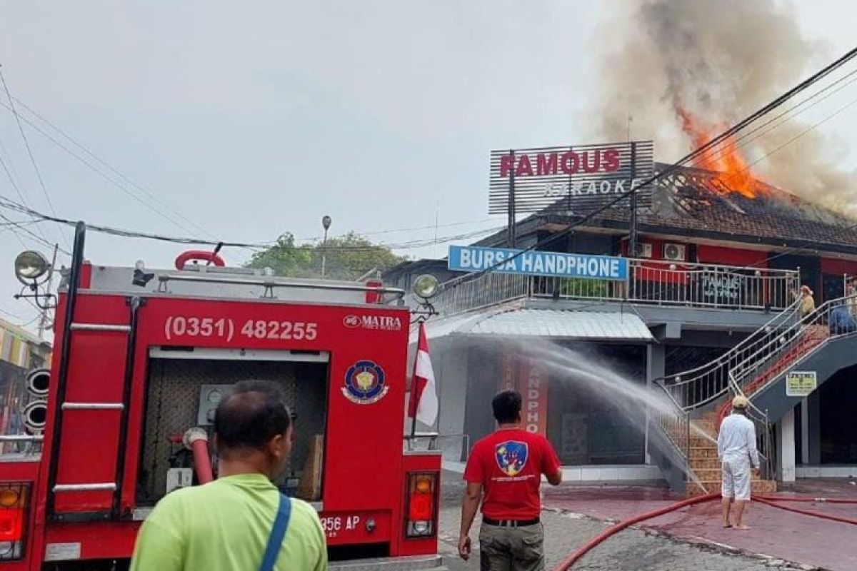 Tempat karaoke di Kota Madiun terbakar