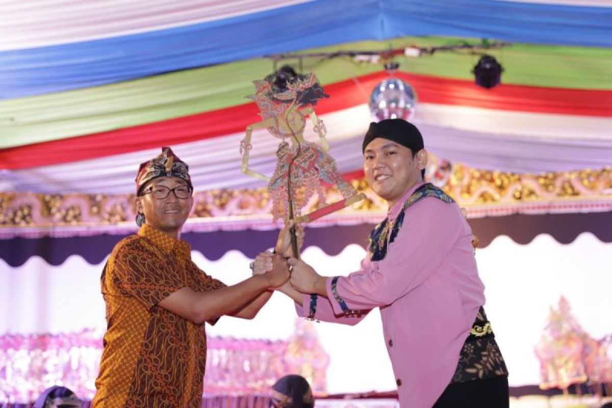 Kilang Cilacap gelar pentas wayang kulit