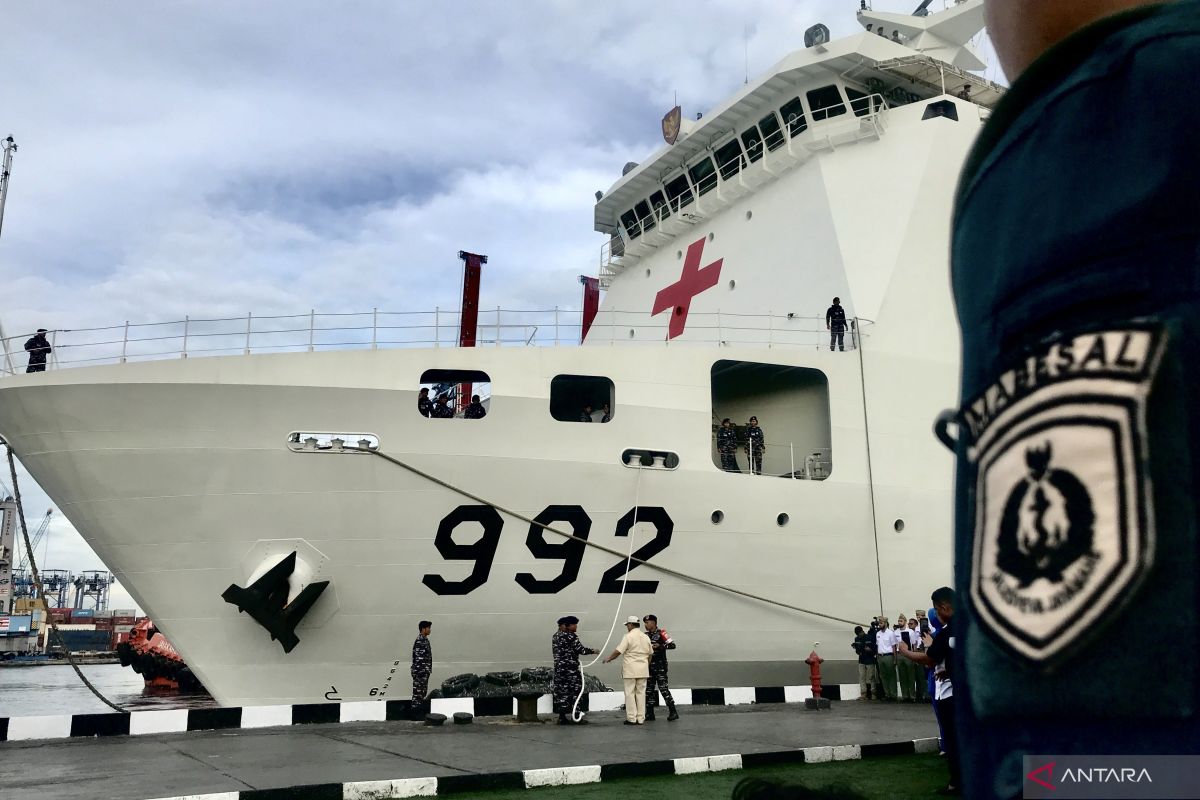 KRI dr. Radjiman diberangkatkan antar bantuan untuk Palestina