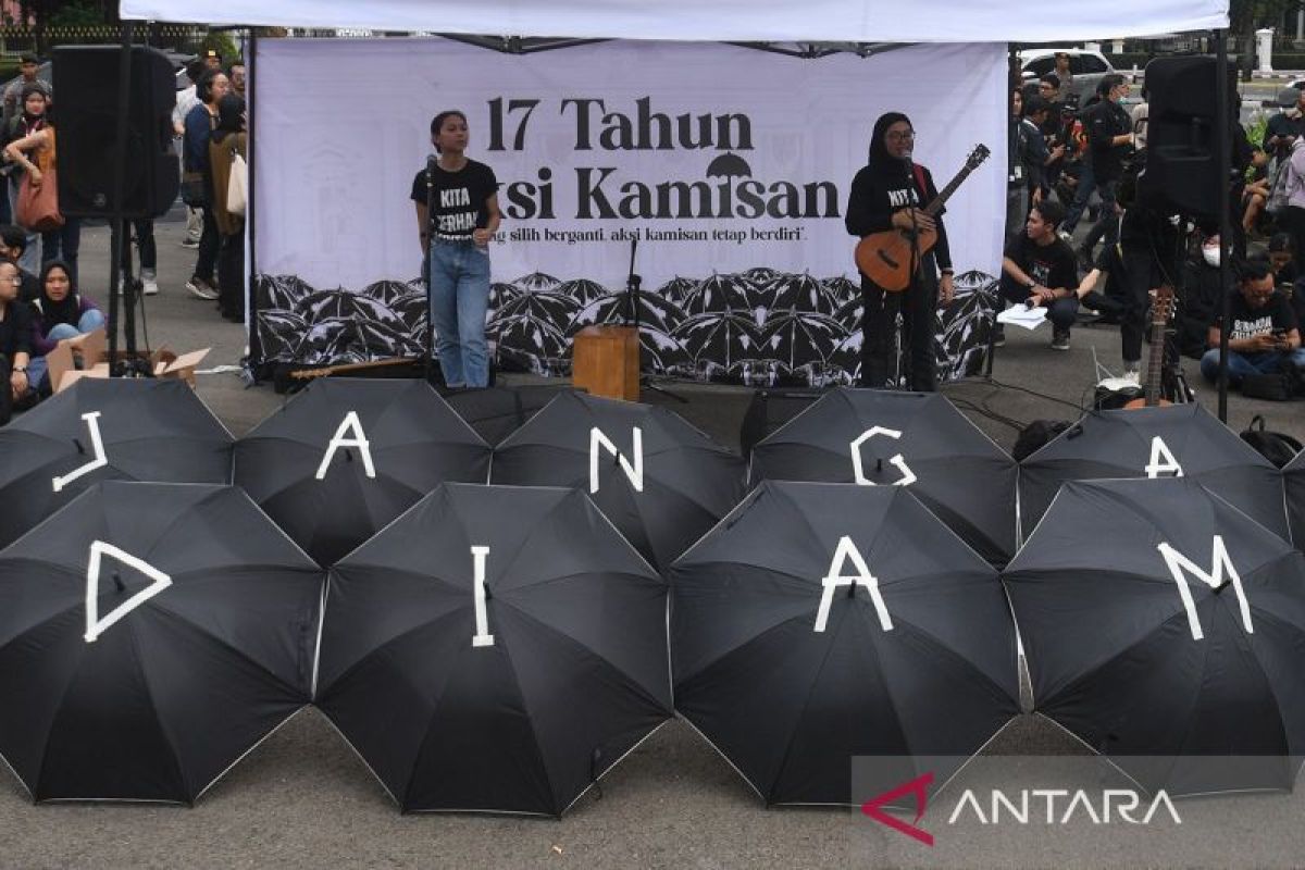 Pegiat HAM Gelar Aksi 17 Tahun Kamisan - ANTARA News