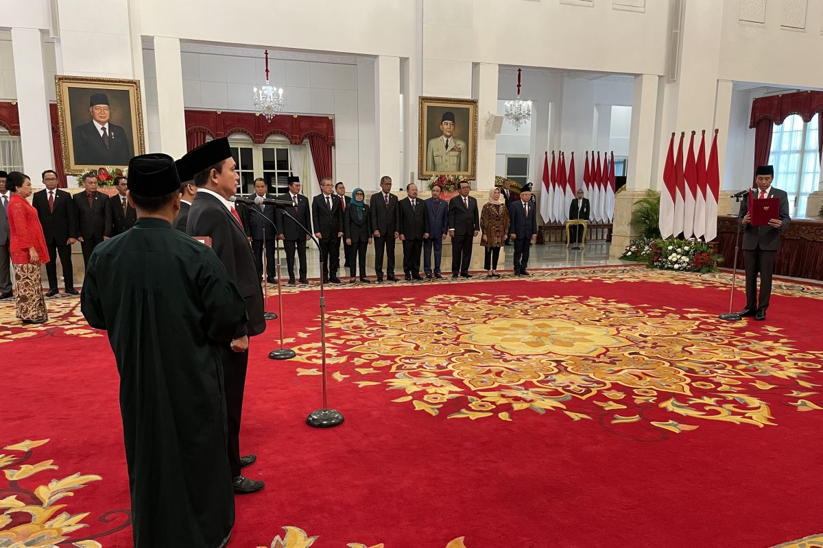 Presiden Jokowi lantik anggota KPPU di Istana Negara