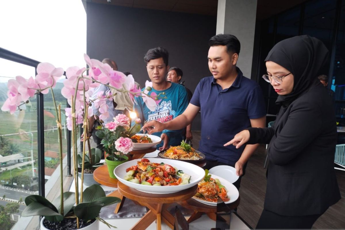 Pajak restoran di Kulon Progo naik 10 persen per Februari