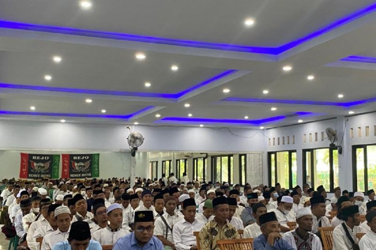 Ratusan kiai kampung Situbondo deklarasi dukung Prabowo-Gibran