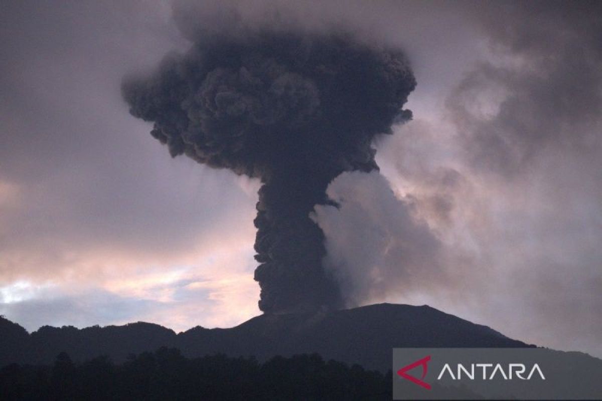 BMKG pantau sebaran abu vulkanik Marapi yang berpotensi ke arah BIM