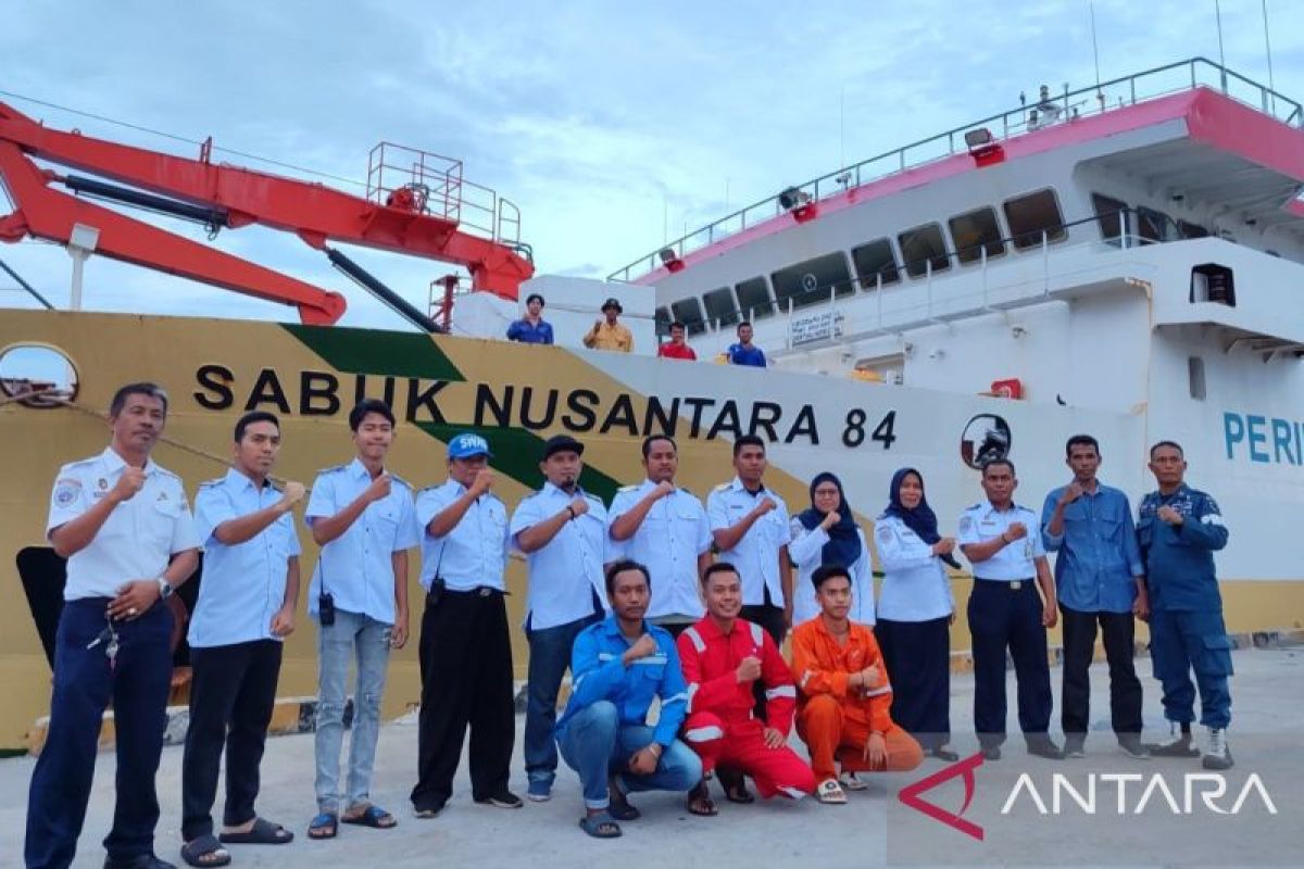 KSOP Kendari lepas pelayaran perdana kapal perintis KM Sabuk Nusantara 84