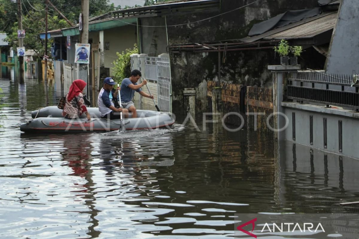 BPBD: 482 warga mengungsi akibat banjir dua kecamatan di Makassar