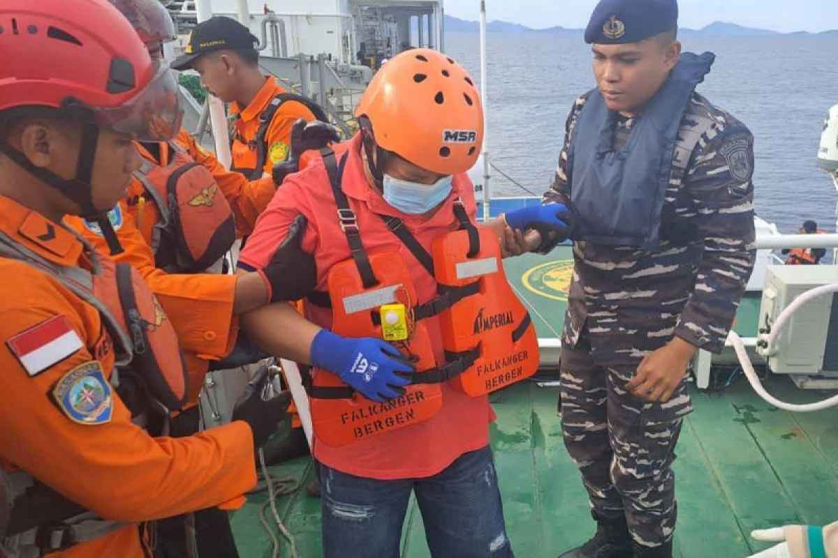 Basarnas evakuasi WN Filipina dari kapal tanker karena sakit