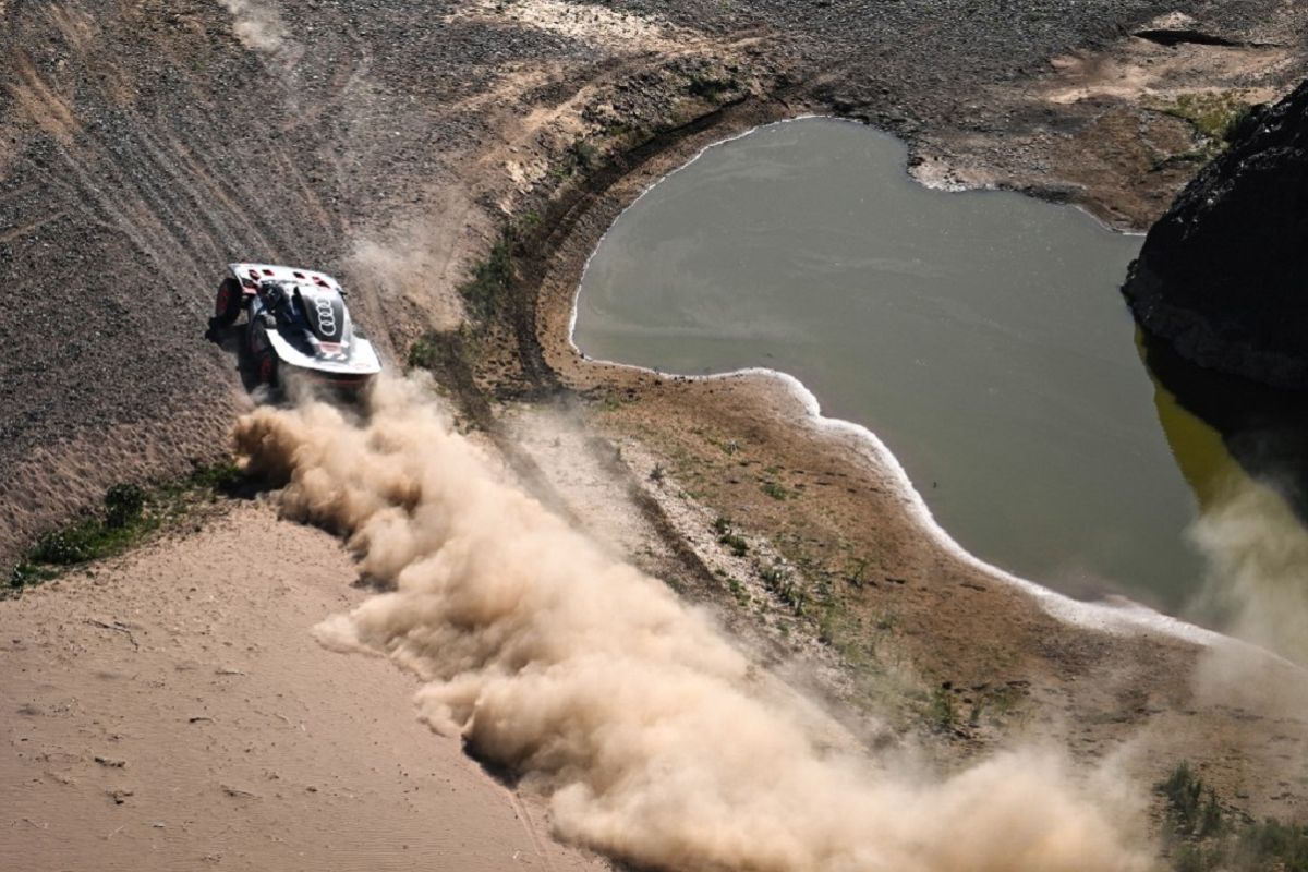 Pembalap Sainz dekat  gelar keempat di reli Dakar 2024