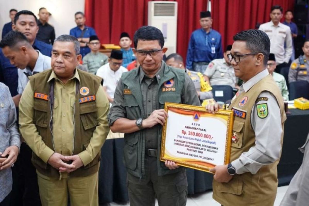 BNPB gives flood disaster-handling assistance of Rp350 million to Riau