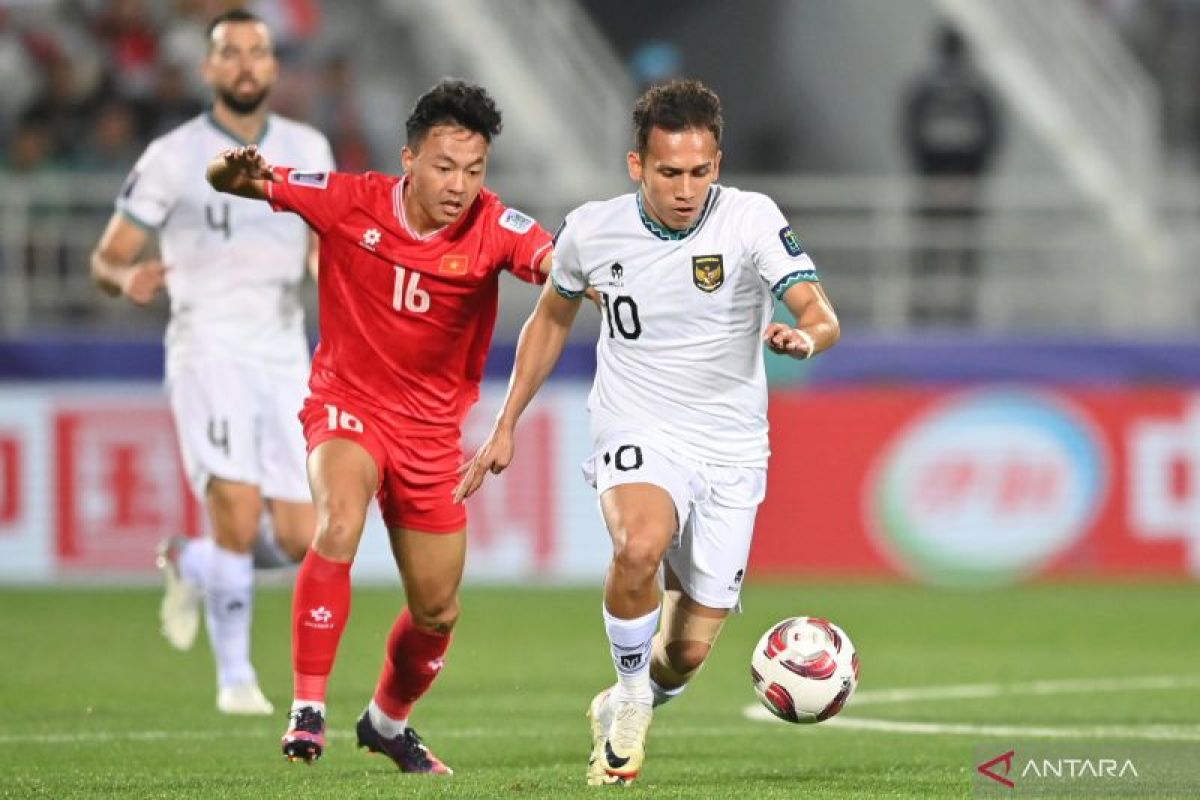 Sepakan Asnawi bawa Indonesia unggul 1-0 atas Vietnam di babak pertama