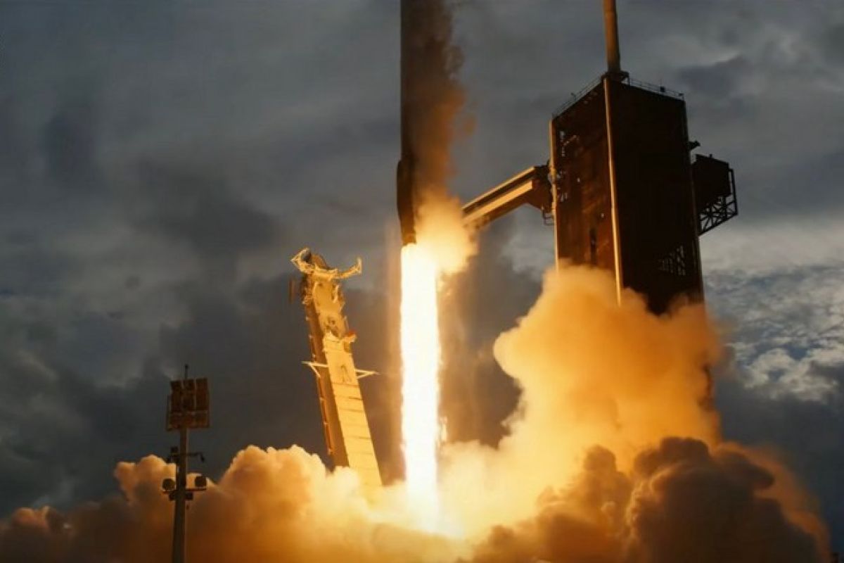 AS kembali luncurkan misi astronaut komersial ke stasiun luar angkasa