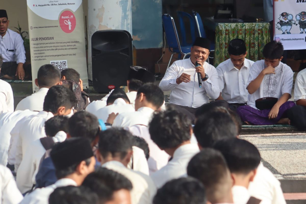 Pemilu 2024, Bawaslu Mataram sosialisasi pengawasan partisipatif ke pelajar
