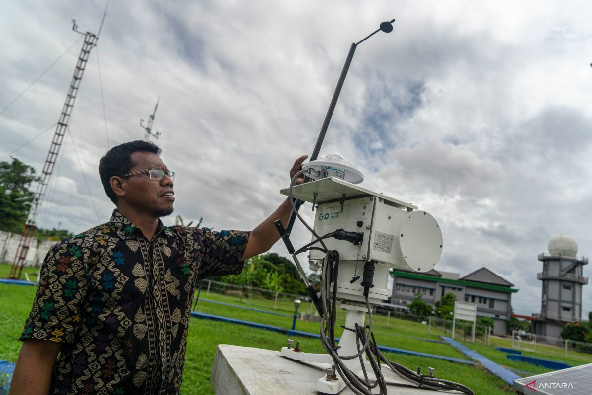 Dua bibit siklon tropis berdampak pada cuaca di Indonesia