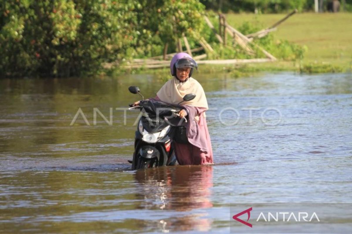 BMKG imbau warga Aceh waspada banjir dan longsor saat masa peralihan
