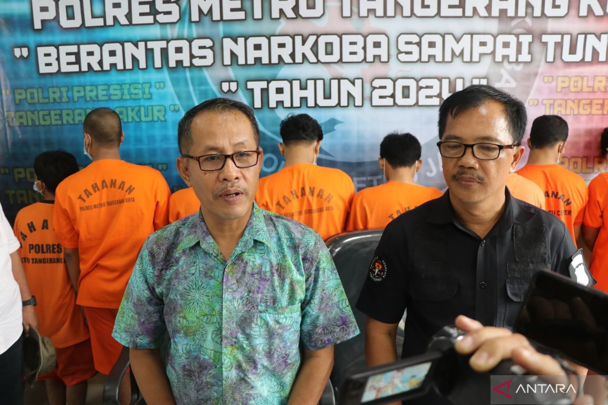 Polrestro Tangerang sita ribuan obat terlarang dari toko sembako