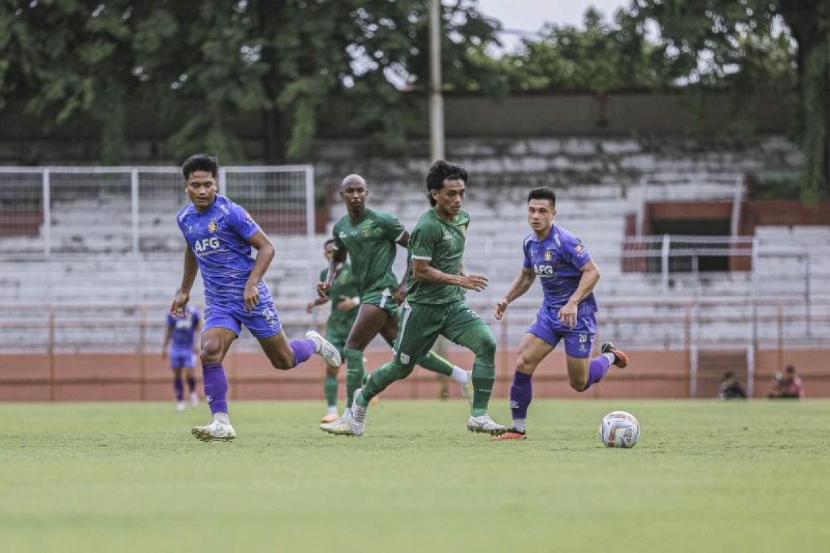 Persebaya kalahkan Persik 2-0 saat laga uji coba di Surabaya