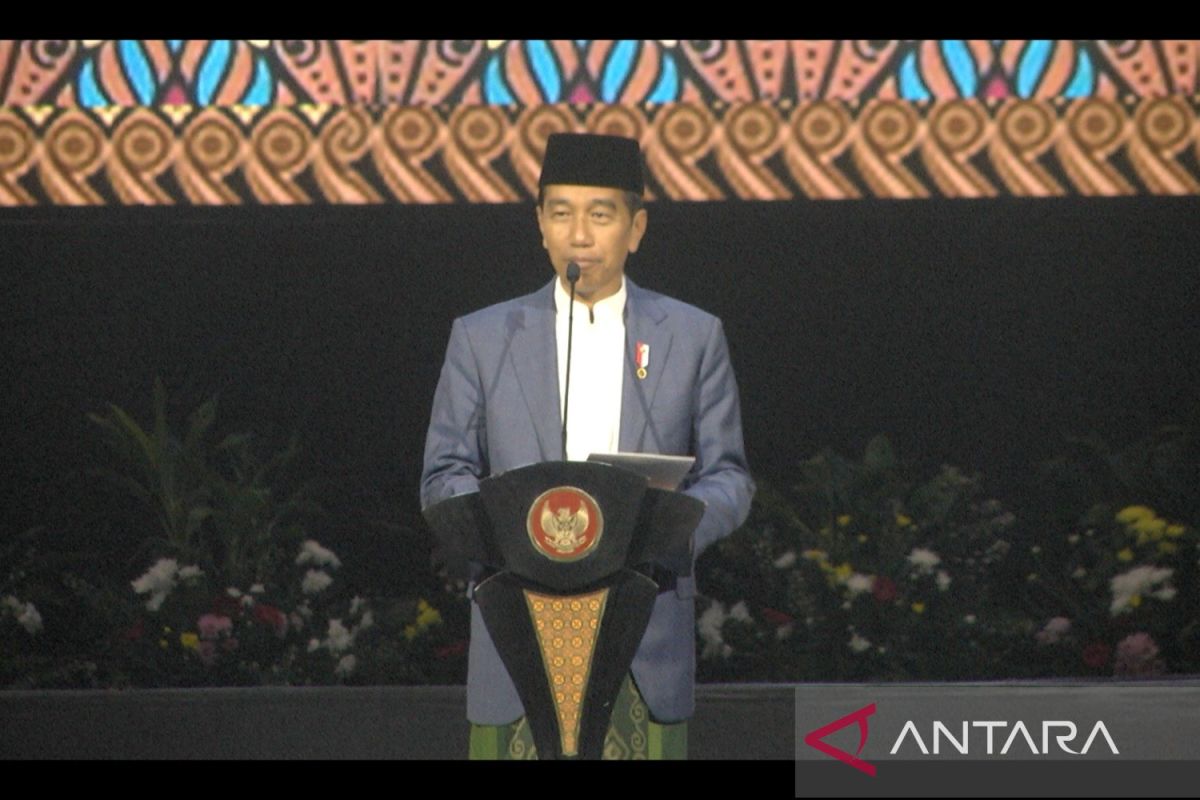 Jokowi minta masyarakat untuk fasih minimal satu bahasa daerah