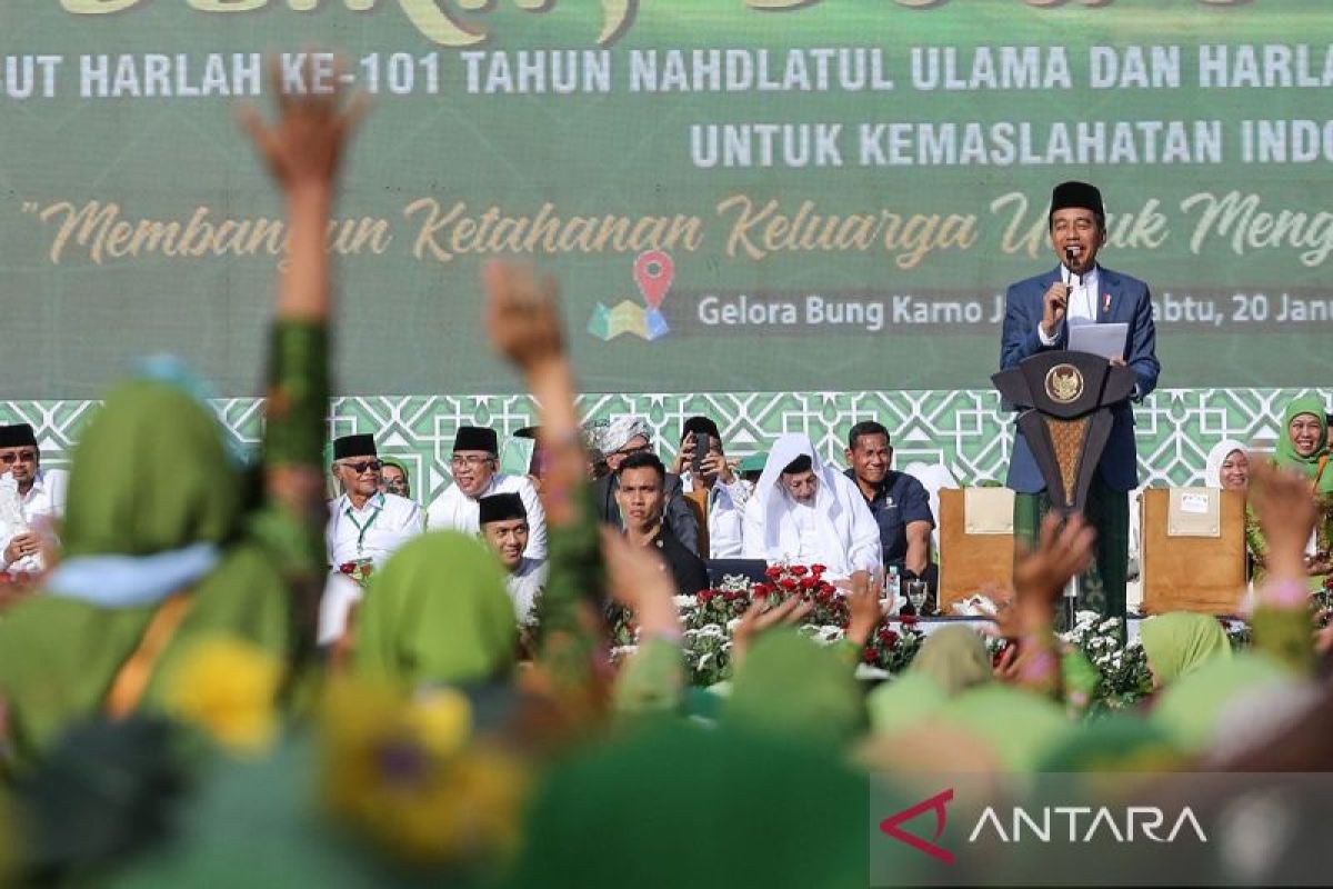 Presiden Jokowi bantah sebagian menterinya akan mundur