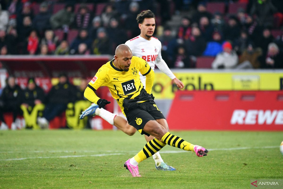 Dwigol Donyell Malen warnai kemenangan 4-0 Dortmund di markas Koln