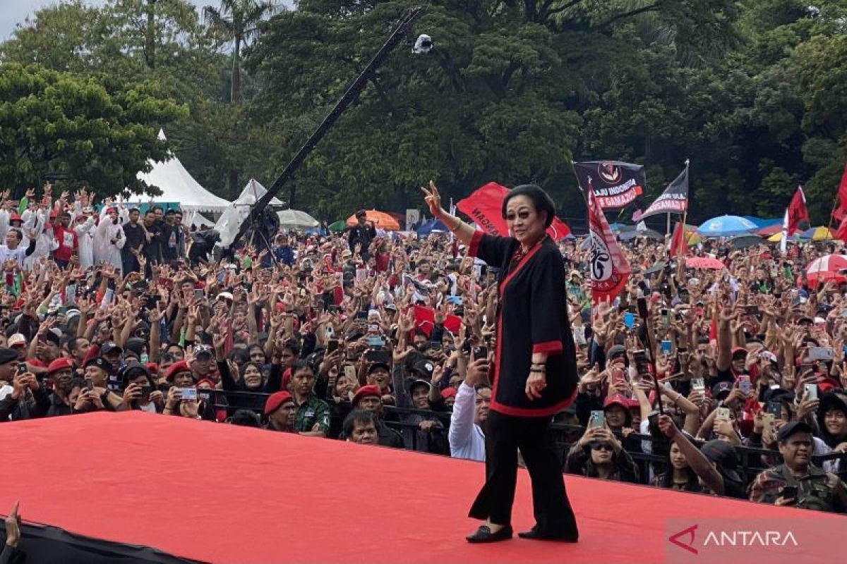 Ditemani Megawati Ganjar kampanye di Lapangan Tegallega Bandung