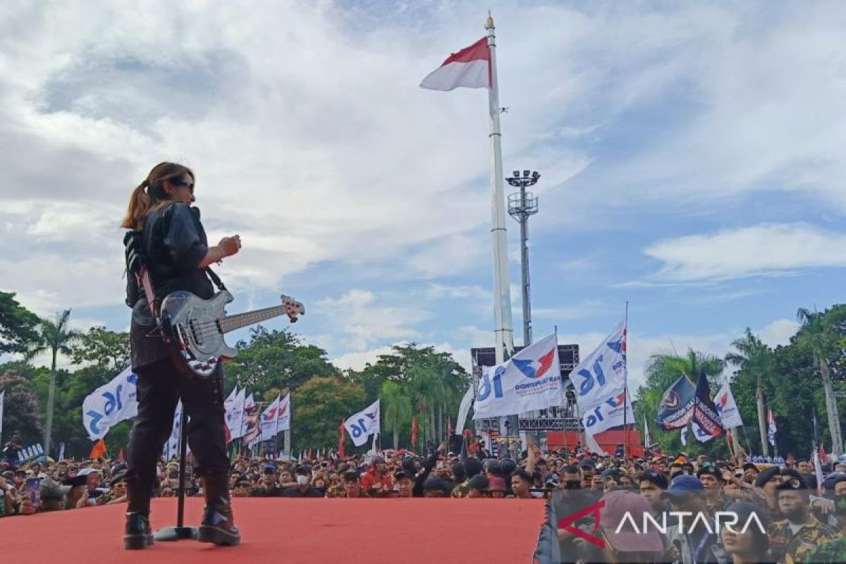 Puluhan ribu warga padati "Hajatan Rakyat" Ganjar-Mahfud di Bandung