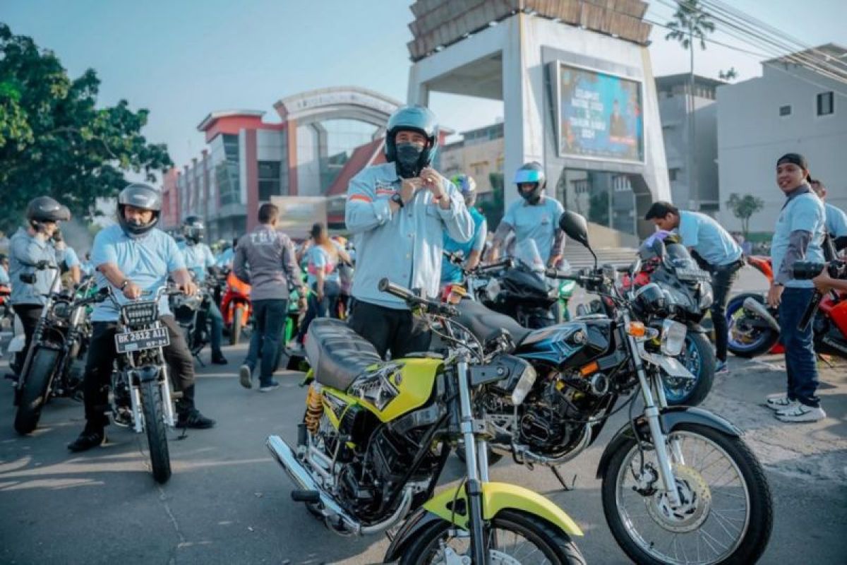 Bobby Nasution sunmori dengan 220 bikers solid dukung Prabowo-Gibran