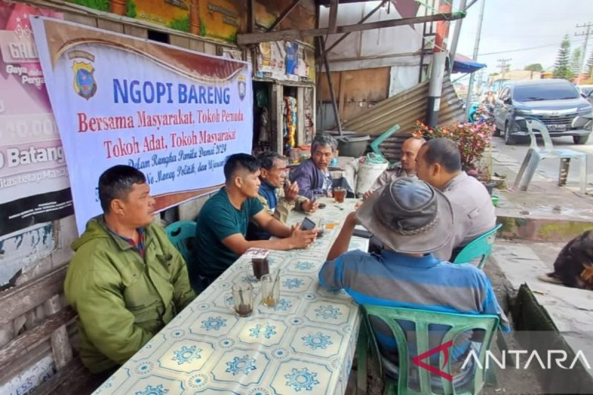 Tonjolkan sikap humanis, Kapolres 'ngopi bareng' ajak warga ciptakan Humbahas sejuk dan kondusif