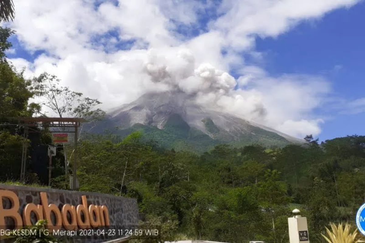 Gunung Merapi di Yogyakarta alami letusan dengan tinggi kolom tidak teramati