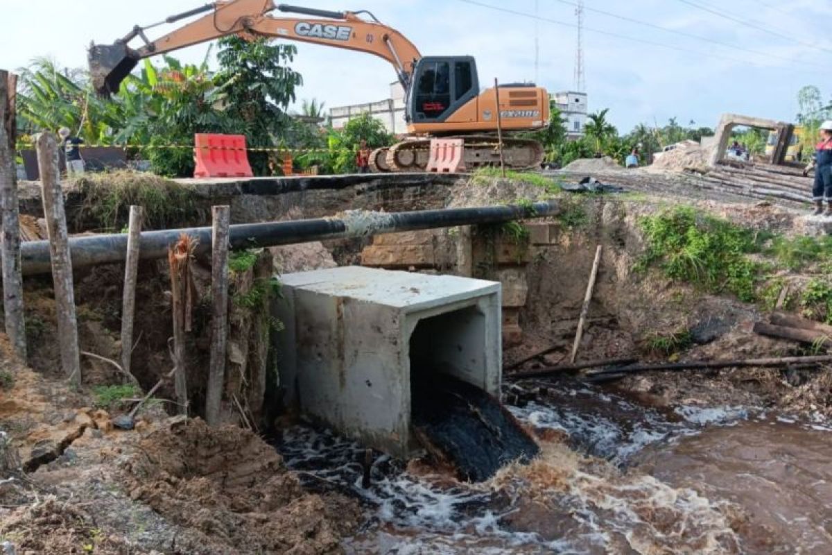 Pemerintah perbaiki infrastruktur rusak akibat banjir Pekanbaru