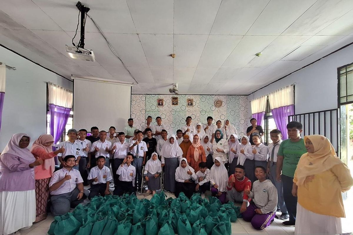 Perempuan Tani HKTI Gorontalo salurkan bantuan untuk disabilitas