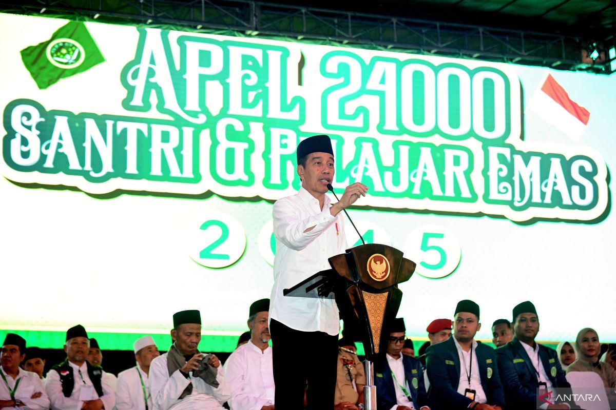 Jokowi ajak santri gunakan hak pilih pada Pemilu 2024
