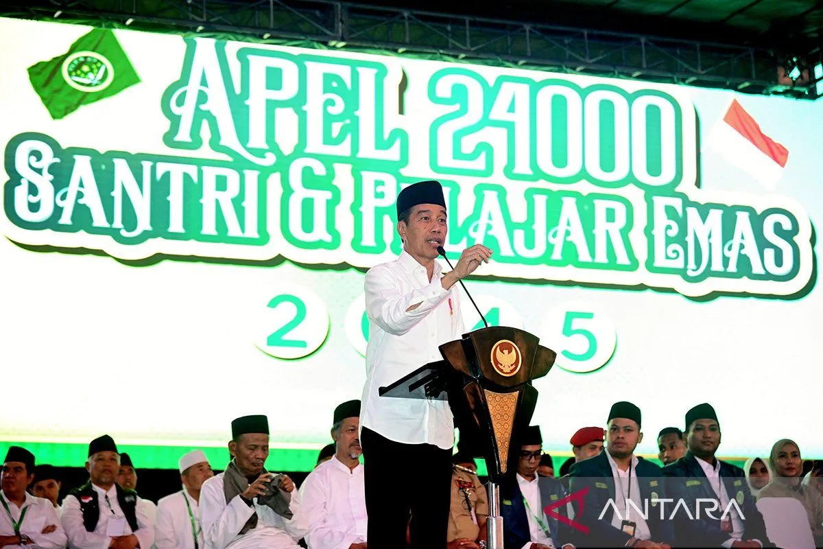 Jokowi ajak santri gunakan hak pilih sebaik mungkin pada Pemilu 2024 -  ANTARA News