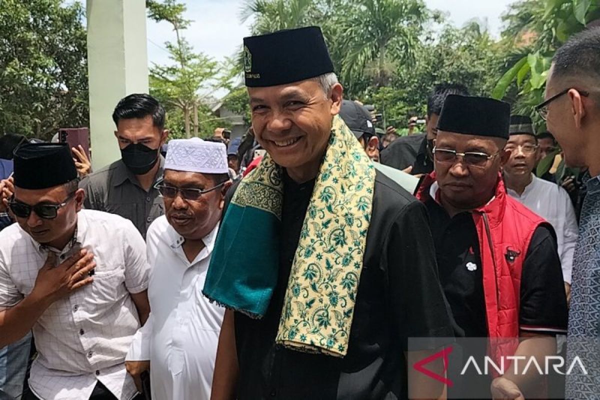 Ganjar kunjungi Pondok Pesantren Roudlotussolihin di Lampung