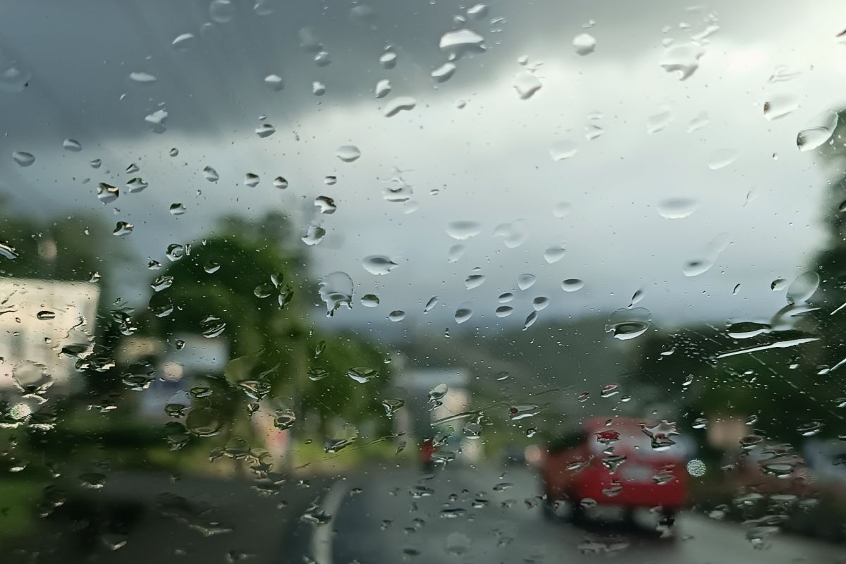 Sejumlah daerah di Indonesia diprakirakan diguyur hujan