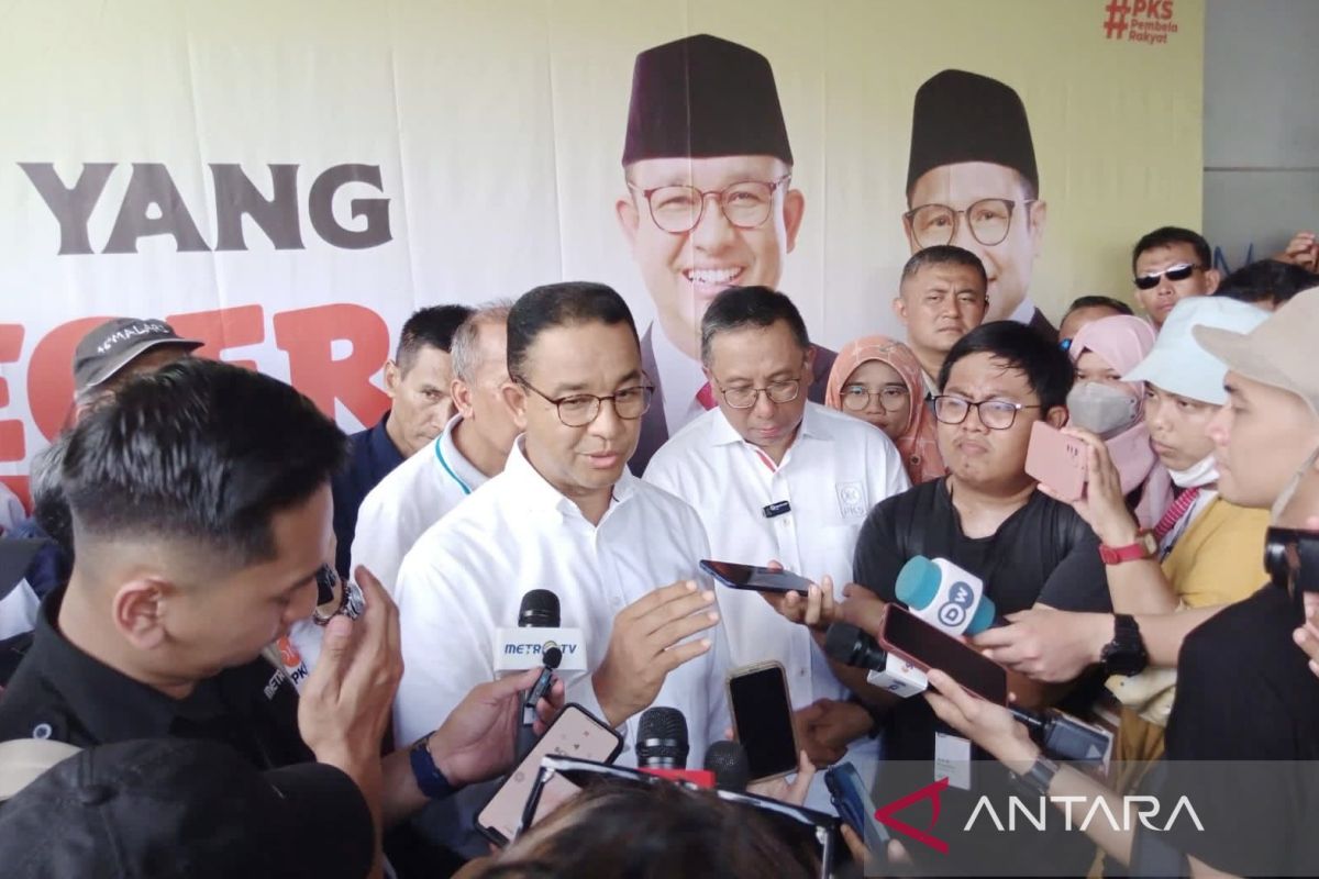 Anies ingin Presiden Jokowi beri sanksi menteri tak netral