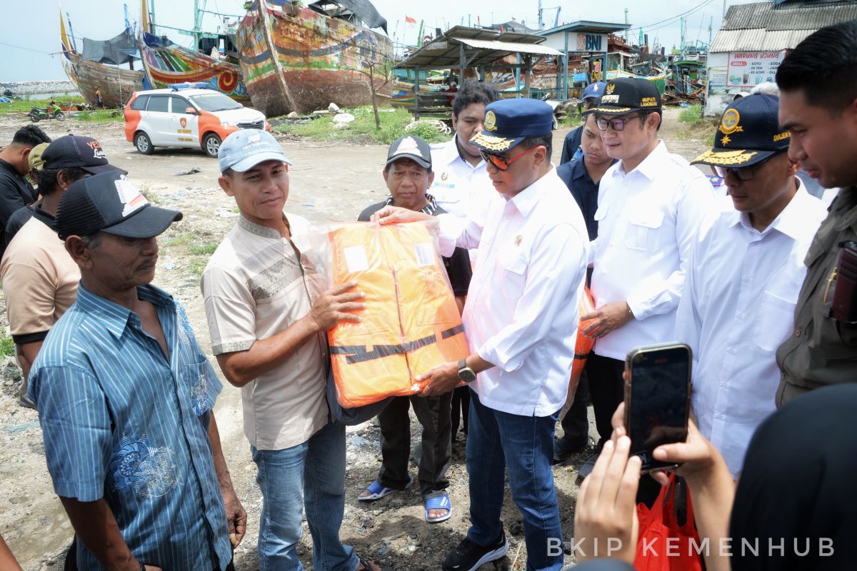 Menhub Budi Karya konsolidasikan perbaikan pelabuhan perikanan di Lamongan Jatim