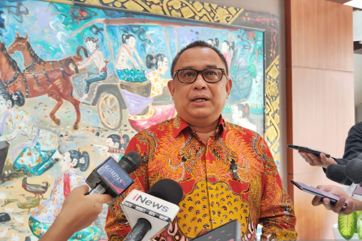 Ari Dwipayana : Tidak benar Presiden Jokowi minta bertemu Megawati