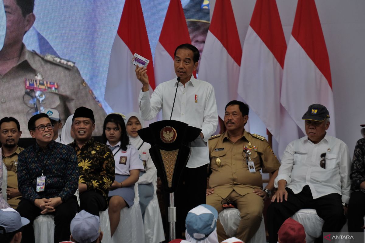 Mahfud alolowed to resign from cabinet: President Jokowi