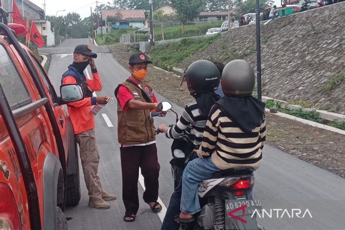 BNPB minta warga waspadai bahaya lava dan awan panas Merapi