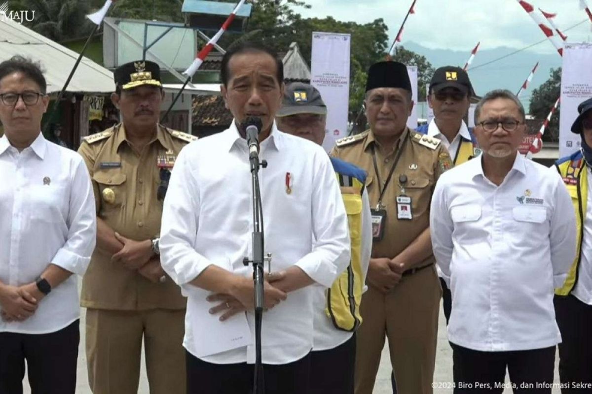 Presiden Jokowi resmikan empat ruas jalan di Magelang untuk akses evakuasi Merapi